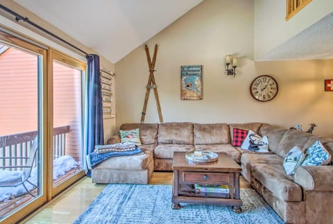 Ski Condo with Pool, Close to Story Land and Attitash! Apartment in Glen