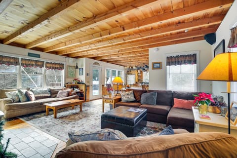 4 Mi to Sugarbush Resort Waitsfield Retreat House in Fayston