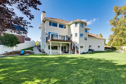 Under the Sea and Ski Apt with View, Near Dwtn Apartment in Holladay