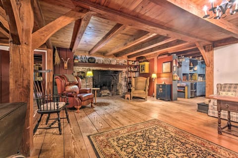 10 Mi to Hot Springs Natl Park Home with Grill! House in Arkansas