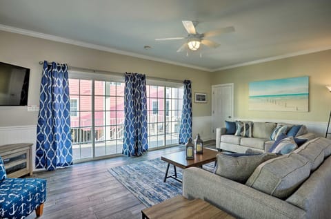 Spacious Murrells Inlet Hub with Pool, Walk to Shore House in Garden City