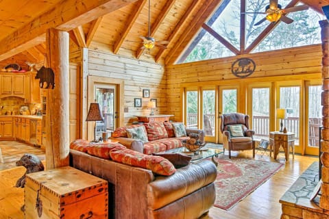 Lake Hartwell Lodge with Dock, Theater and Hot Tub! House in Lake Hartwell