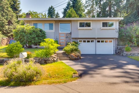 2 Mi to St Edward State Park Ground-Level Studio House in Kenmore