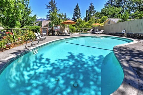 Luxury Calistoga Home with Pool, Hot Tub and Grill! House in Calistoga