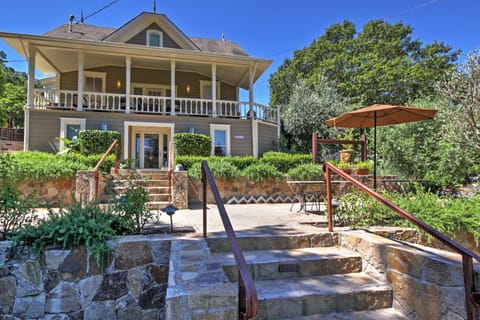 Luxury Calistoga Home with Pool, Hot Tub and Grill! House in Calistoga