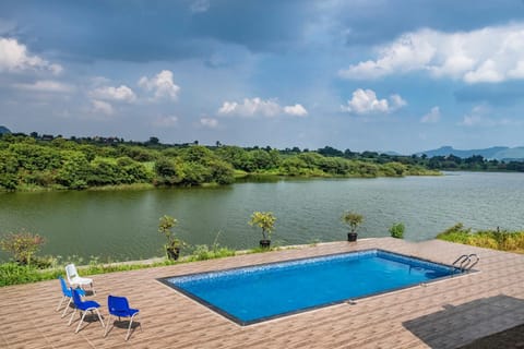 Day, Natural landscape, Lake view, Mountain view, Pool view, Swimming pool, sunbed
