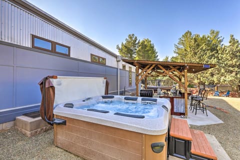 Hot Tub and Fire Pit Pet-Friendly Sedona Home House in Sedona
