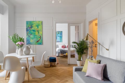 Balcony/Terrace, Living room, Seating area, Dining area