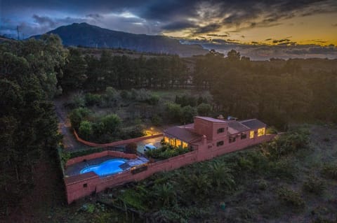 Property building, Bird's eye view, Pool view