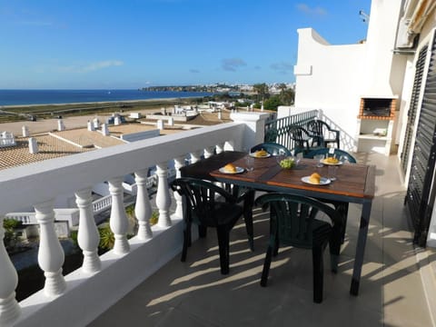 View (from property/room), Balcony/Terrace, Dining area, Sea view