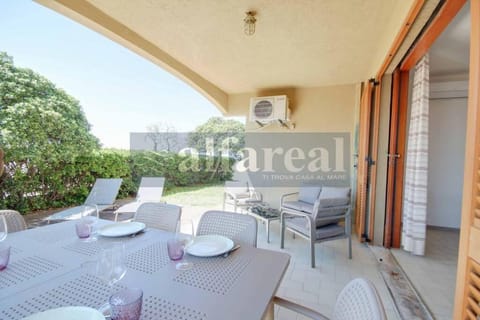 Garden, Seating area, Dining area