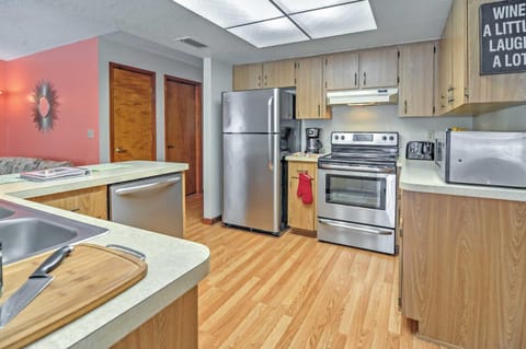 Lanai with Heated Pool Pristine Spring Hill House House in Spring Hill