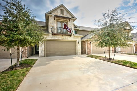 College Station Townhouse with Private Patio House in College Station