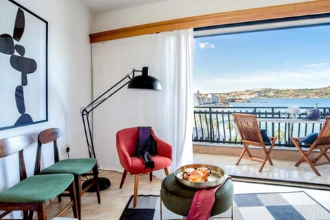 Natural landscape, Balcony/Terrace, Living room, Sea view