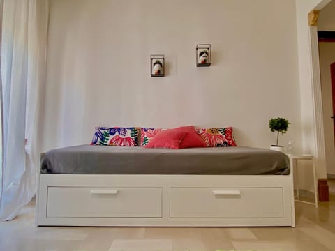 Guest House Service - Game Apartment Bed and Breakfast in Bari
