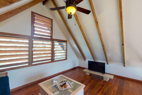 Mahogany Cabaña at Inn The Trees -Gold Standard Certified House in Stann Creek District