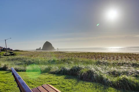 Cottage on Hemlock Street House in Tolovana Park