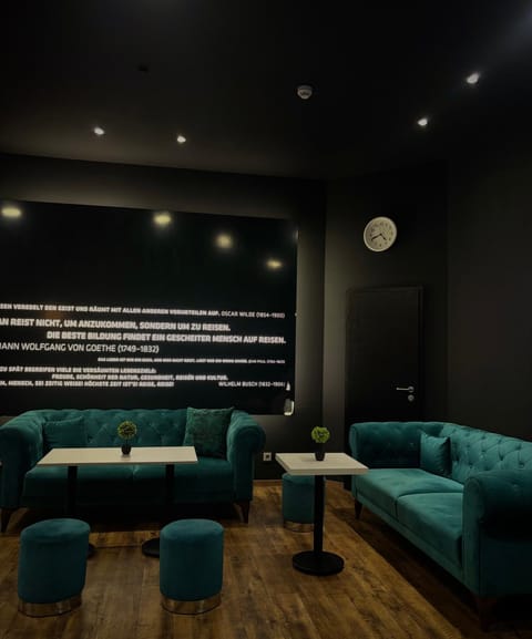Communal lounge/ TV room, Lobby or reception, Seating area