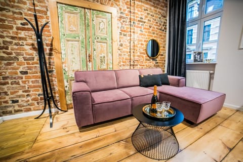 Living room, Seating area, Alcoholic drinks