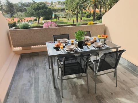 BBQ facilities, Garden, Balcony/Terrace