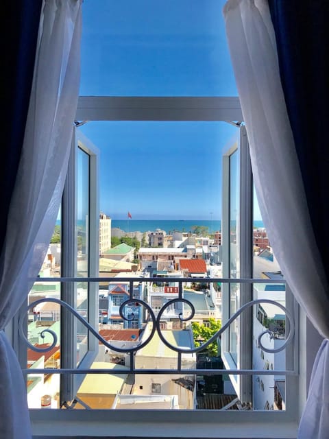 Day, View (from property/room), City view, Sea view