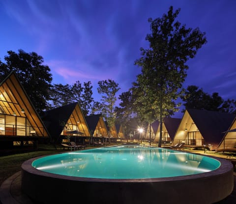 Swimming pool, Sunrise