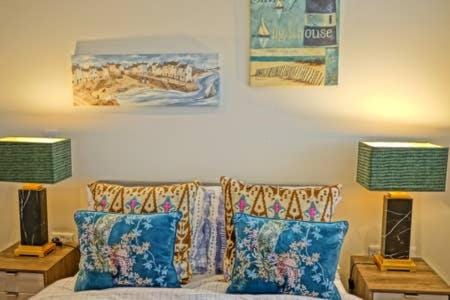 Beach on the doorstep Meridian Tower Marina Swansea Apartment in Swansea