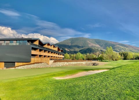 Facade/entrance, Golfcourse
