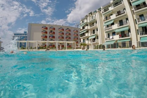 Property building, Swimming pool, Swimming pool