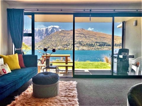 Living room, Mountain view