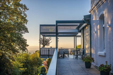 Bird's eye view, Garden, Landmark view, Mountain view, Street view