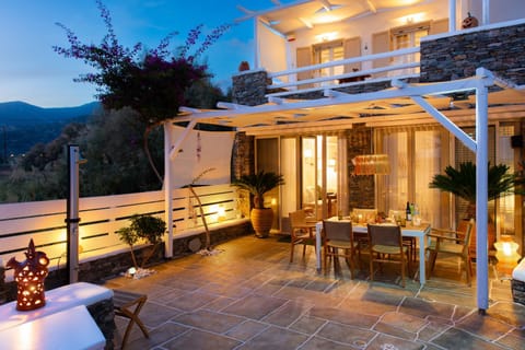 Property building, Patio, Dining area