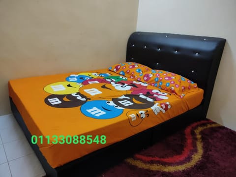 Bedroom, Breakfast