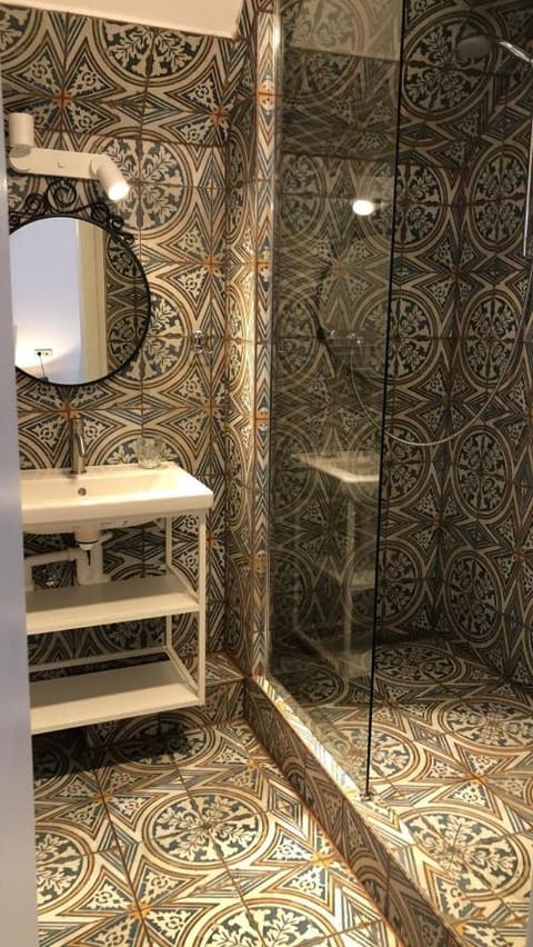 BoLA Ferienwohnung Hamburg Nr 20 DG für 4 Personen, 2 SZ, Parkplatz Apartment in Hamburg