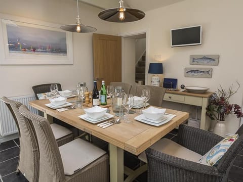 Gooder House House in Dartmouth