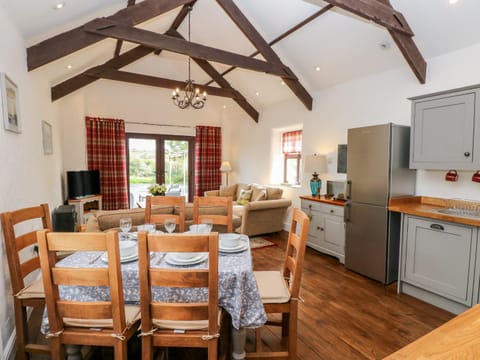 Potters Barn House in Wales