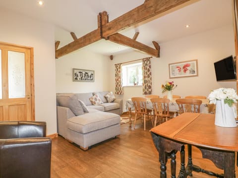 Garras Barn House in England