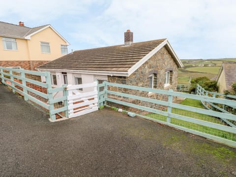 Valley High House in Nolton and Roch