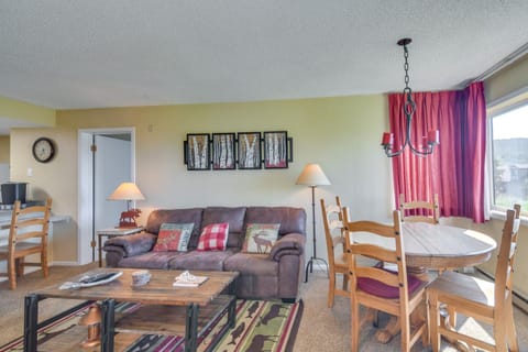 1 Mi to Granby Ranch Cozy Condo with Fireplace Apartment in Granby