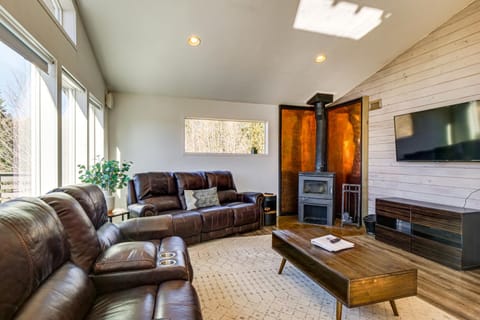 Quiet Alma Home with Deck - 20 Mi to Breckenridge! House in Alma