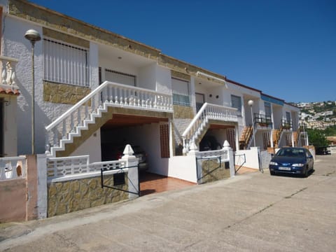 Property building, Facade/entrance, Off site