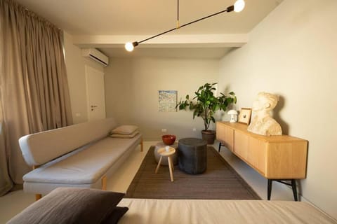 Living room, Photo of the whole room, Seating area