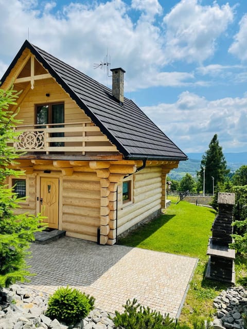 Property building, Day, Natural landscape, Garden, Garden view, Mountain view