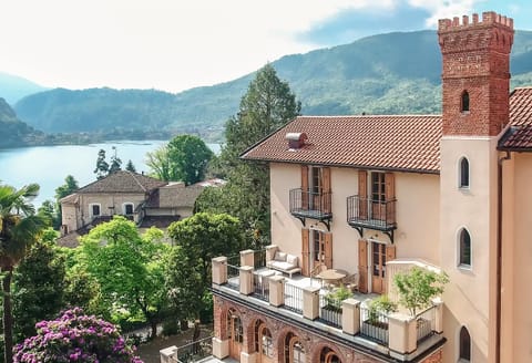 Property building, Neighbourhood, Bird's eye view, Balcony/Terrace, Lake view