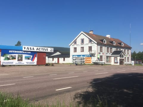 Property building, On-site shops, Canoeing