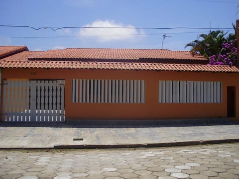 Facade/entrance, Off site