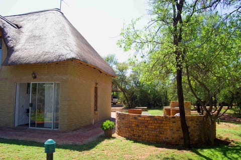 Property building, Facade/entrance, Garden