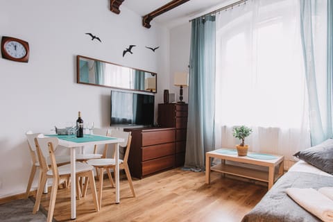 TV and multimedia, Living room, Dining area