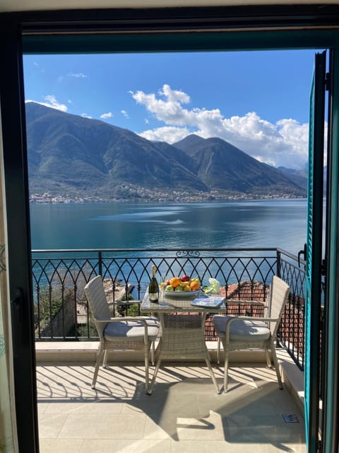 Lux Apartment, Astonishing View, 20m From Beach Apartment in Dobrota