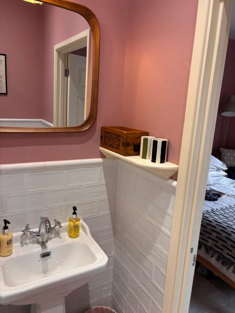 Peaseblossom House, a charming Grade II Listed Building, in a great location in Alnwick House in Alnwick